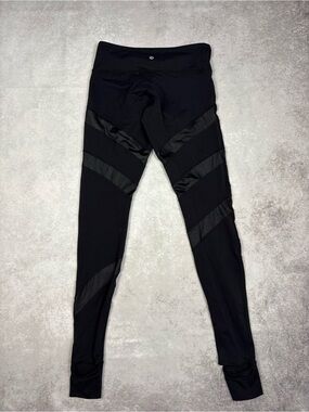 Rare Lululemon Wunder Under Leggings w/ Cire Wrap & reflective wrap design